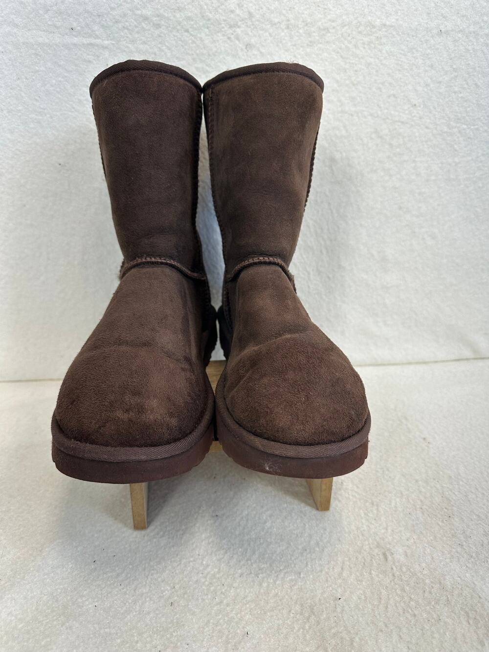 UGG Classic II Genuine Shearling Lined Short Boot Burnt Cedar SZ 9